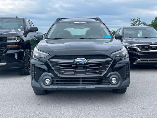 Crystal Black Silica 2023 Subaru Outback Base