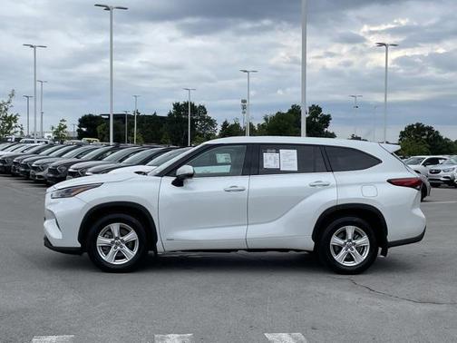 2022 Toyota Highlander Hybrid LE