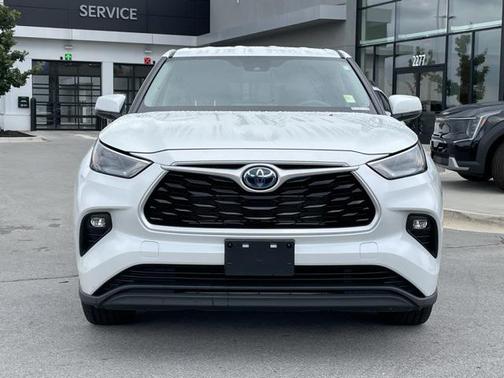 2022 Toyota Highlander Hybrid LE