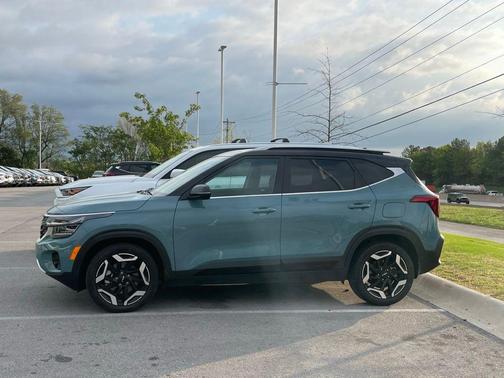 Pluton Blue/Black Roof 2024 Kia Seltos SX Turbo