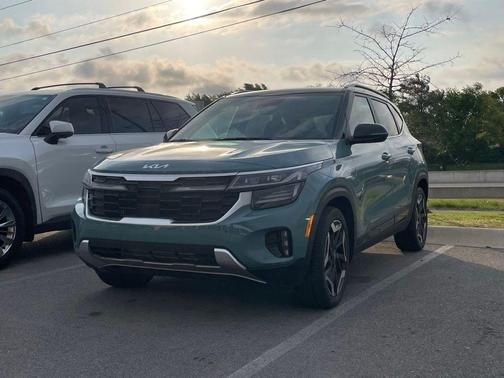 Pluton Blue/Black Roof 2024 Kia Seltos SX Turbo