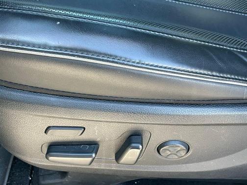 White 2022 Hyundai PALISADE Calligraphy