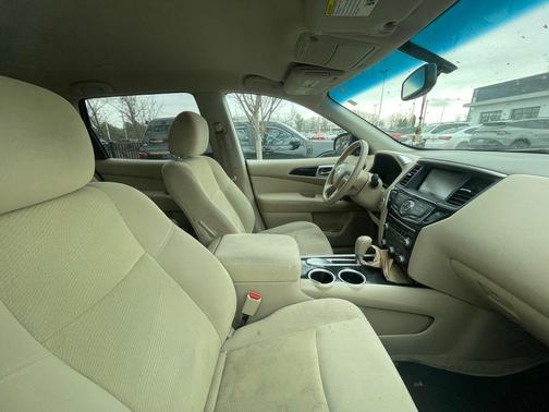 2015 Nissan Pathfinder SV