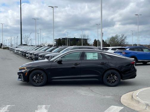 Aurora Black Pearl 2026 Kia K5 LXS FWD