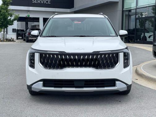 Snow White Pearl 2026 Kia Carnival EX