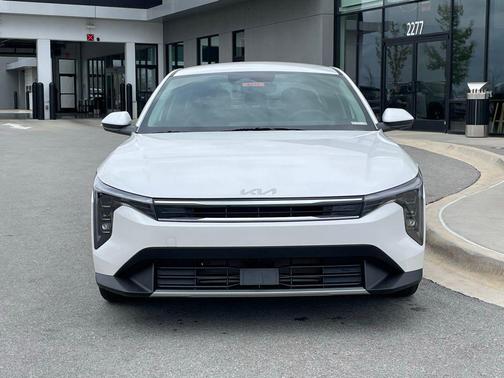 Snow White Pearl 2026 Kia K4 EX