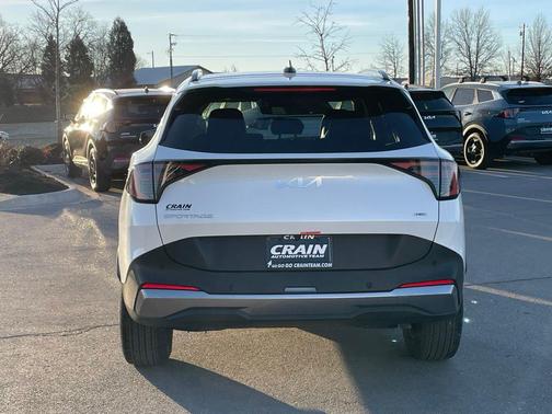 Snow White Pearl 2026 Kia Sportage Hybrid EX