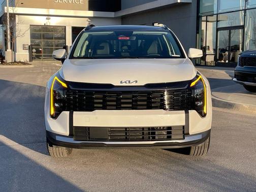 Snow White Pearl 2026 Kia Sportage Hybrid EX