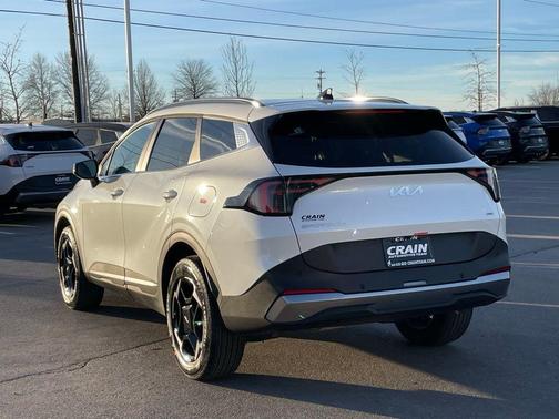 Snow White Pearl 2026 Kia Sportage Hybrid EX