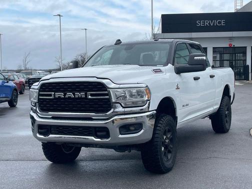 2023 RAM 2500 Big Horn Crew Cab 4x4 6'4' Box