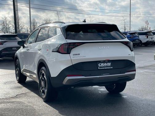 Snow White Pearl 2026 Kia Sportage Hybrid EX