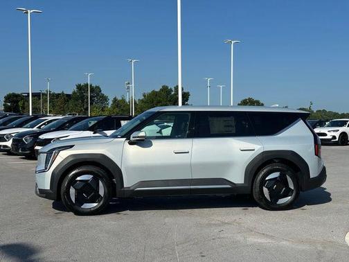 2026 Kia EV9 Light Long Range