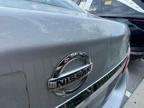 Brilliant Silver Metallic 2017 Nissan Altima 2.5 SV
