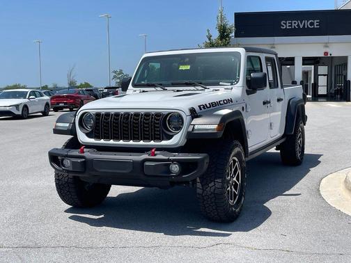 Bright White Clearcoat 2024 Jeep Gladiator Rubicon