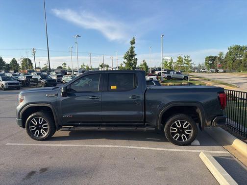 Sky 2021 GMC Sierra 1500 AT4