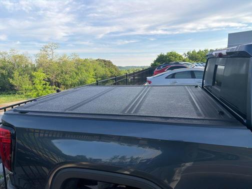 Sky 2021 GMC Sierra 1500 AT4