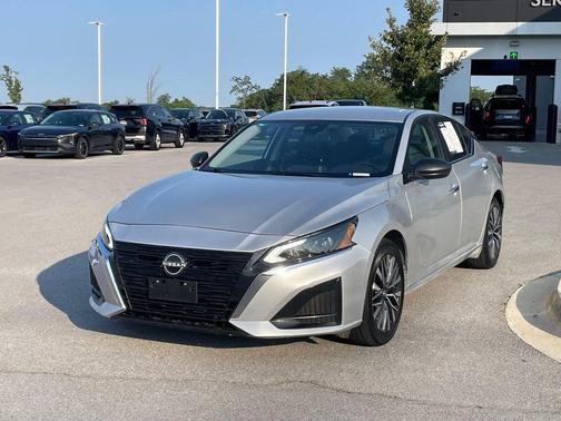 Brilliant Silver Metallic 2024 Nissan Altima 2.5 SV