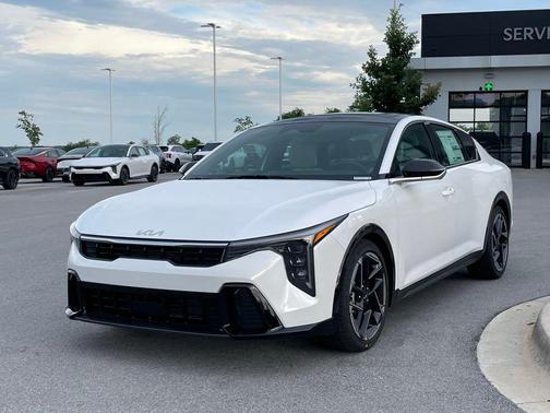 White Pearl 2026 Kia K4 GT-Line
