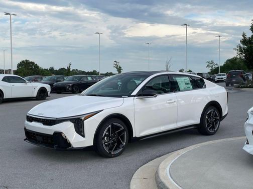 White Pearl 2026 Kia K4 GT-Line