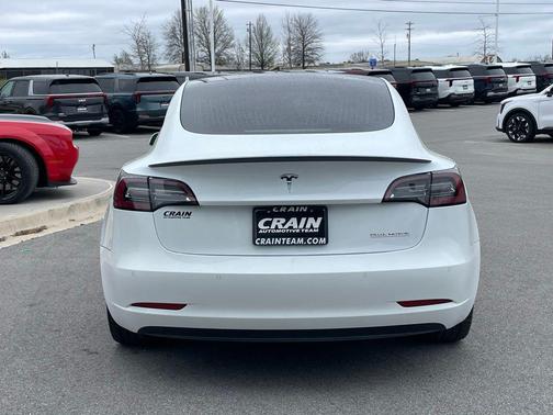 Pearl White Multi-Coat 2020 Tesla Model 3 Performance