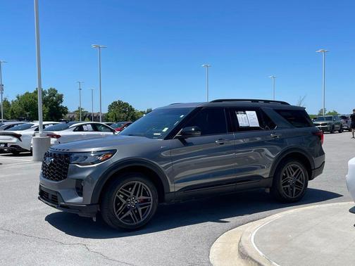 Gray Metallic 2026 Ford Explorer ST-Line