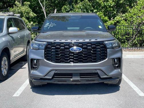 Gray Metallic 2026 Ford Explorer ST-Line