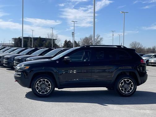 2020 Jeep Cherokee Trailhawk