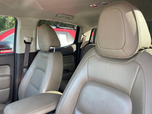 Summit White 2017 GMC Canyon SLT