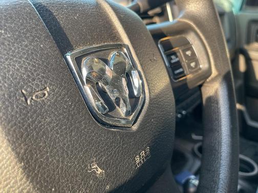 2017 RAM 2500 Tradesman Crew Cab 4x4 6'4' Box