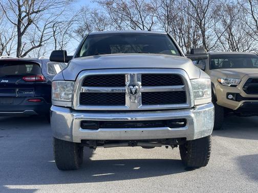 2017 RAM 2500 Tradesman Crew Cab 4x4 6'4' Box