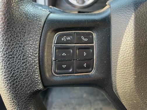 2017 RAM 2500 Tradesman Crew Cab 4x4 6'4' Box