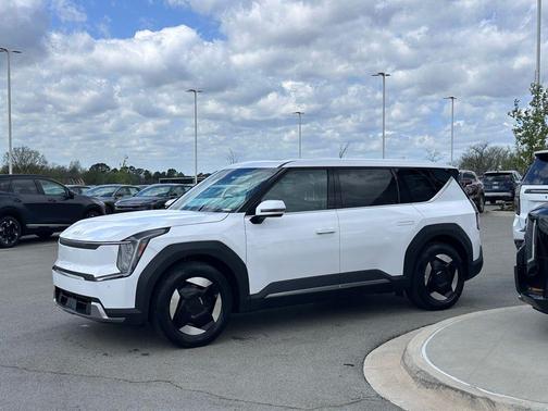 White Pearl 2026 Kia EV9 Light Long Range