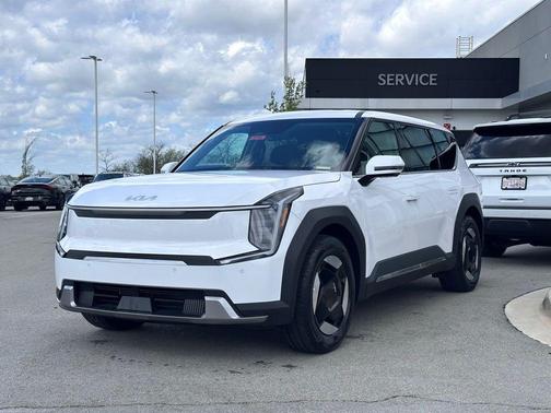White Pearl 2026 Kia EV9 Light Long Range