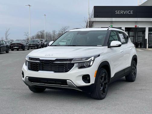 Snow White Pearl 2026 Kia Seltos EX