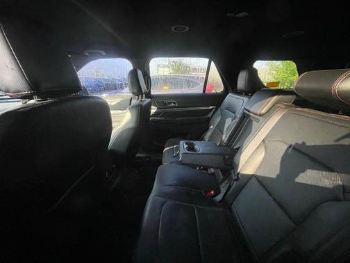White Platinum Clearcoat Metallic 2019 Ford Explorer Sport
