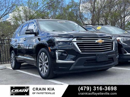 Mosaic Black Metallic 2023 Chevrolet Traverse Premier