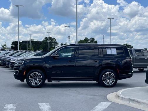 2024 Jeep Wagoneer Series II 4x2