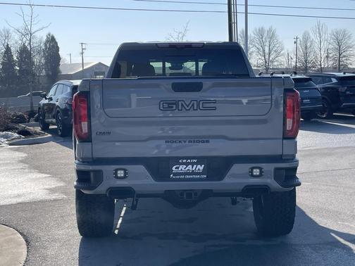 2025 GMC Sierra 1500 AT4