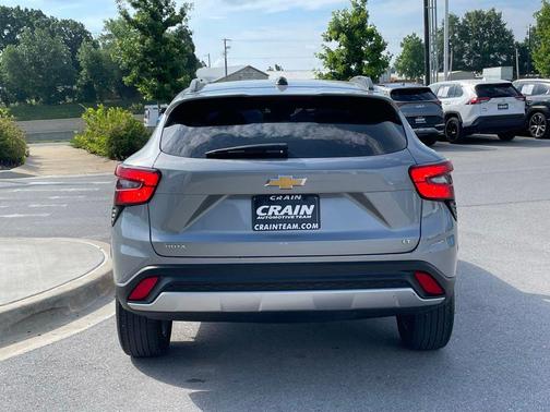 Sterling Gray Metallic 2025 Chevrolet Trax LT