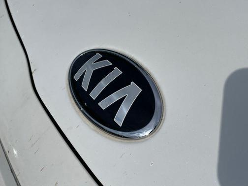 Snow White Pearl 2020 Kia Soul LX