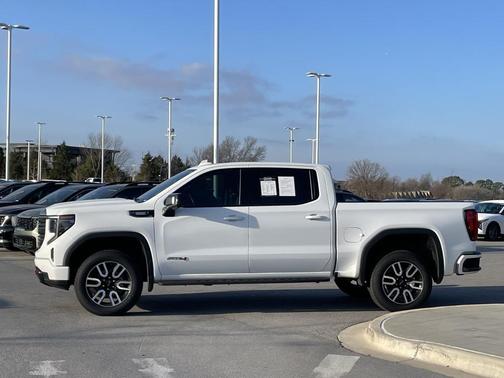 2024 GMC Sierra 1500 AT4