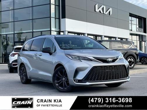 2021 Toyota Sienna XSE 7 Passenger