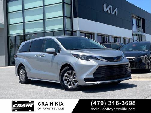 Celestial Silver Metallic 2025 Toyota Sienna LE