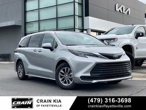Celestial Silver Metallic 2025 Toyota Sienna LE