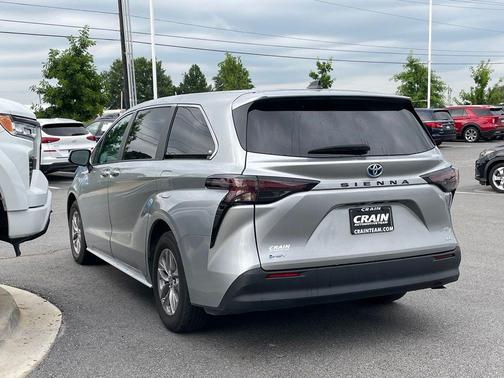Celestial Silver Metallic 2025 Toyota Sienna LE