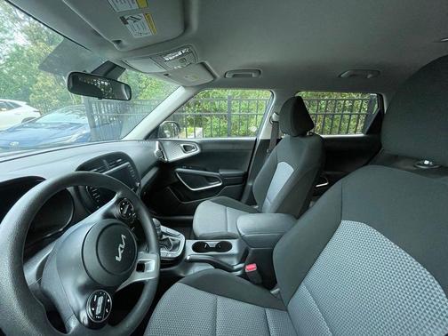 Gray 2023 Kia Soul LX