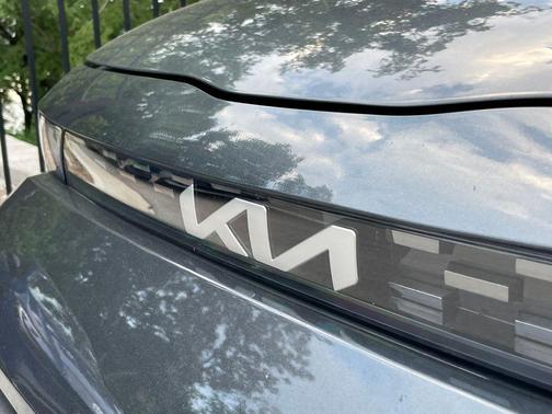 Gray 2023 Kia Soul LX
