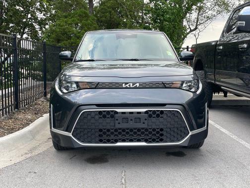 Gray 2023 Kia Soul LX