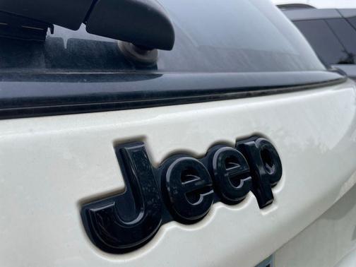 White Clearcoat 2018 Jeep Compass Latitude
