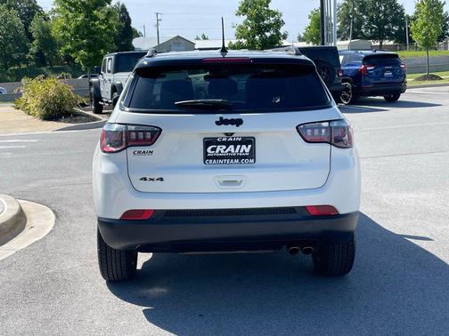 White Clearcoat 2018 Jeep Compass Latitude